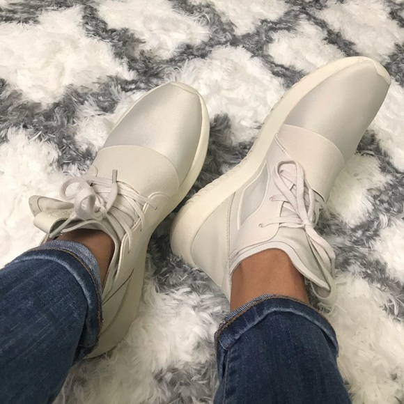 New Adidas tubular cream shoes size 7 - Picture 2 of 4